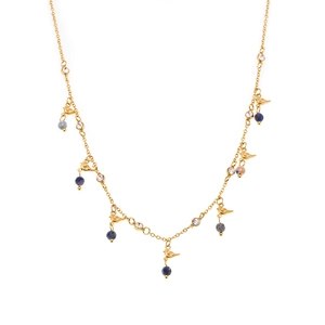 Collier plaqué or 18 carats avec de délicats pendentifs oiseaux et perles en pierre