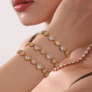 Luxury Women Stainless Steel Bracelet Shiny Zircon Six Petal Flower Round Diamond Adjustable 18K Gold Plated Chain Jewelry