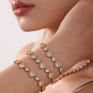 Bracciale dorato multistrato con pietre di zircone 5A a cerchio per donne eleganti