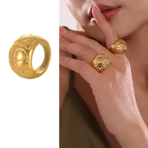 Chunky Dome Ring Stainless Steel 18K Gold Plated Embossed Heart Pattern Wide Band Statement Jewelry For Women Retro Style