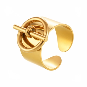 Anillo ancho abierto de acero inoxidable bañado en oro de 18K con cierre de palanca OT