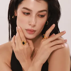 Vintage Oval Black Agate Ring For Women Stainless Steel 18K Gold Plated Luxury Fashion Finger Jewelry