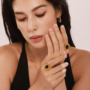 Vintage 18K gold plated stainless steel ring set featuring an oval black onyx gemstone