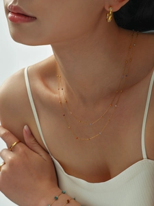 Conjunto minimalista de collar doble bañado en oro con cuentas de circón coloridas