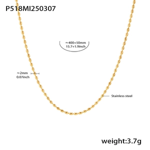 Detailansicht der 2mm Gold-Edelstahl-Perlenkette mit 400+50mm Längenangaben für Damen