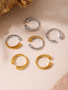 Γυαλισμένο σετ σκουλαρίκια ear cuff σε χρυσό και ασήμι με σχέδιο σταγόνας