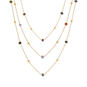 Collar de tres capas doradas con cuentas de piedra natural facetadas de múltiples colores