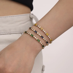 Chic gold-plated tennis bracelets with square emerald, sapphire, and yellow zircons