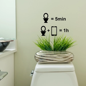 Adesivo murale nero per bagno con icone del tempo e del telefono su parete verde