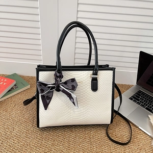 Damen Fashion Schlangenprägung PU Leder Tragetasche Mit Herz Satin Schal Kontrastfarbe Handtasche Umhängetasche Schultertasche