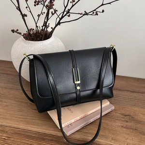 Vintage PU Leather Crossbody Bag Retro Large Capacity Shoulder Bag Flap Square Commuting Minimalist Gold Buckle Women