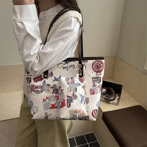 Fashion graffiti print tote bag with a mini pouch featuring a colorful Hong Kong landmark design