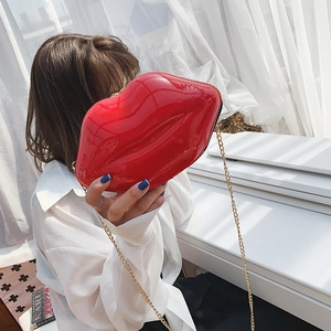 Women Chic Lip Shaped Crossbody Bag Patent Leather Novelty Clutch With Gold Metal Chain Strap Zipper Closure Party