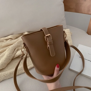 Retro Chic Women Bucket Bag PU Leather Solid Color Crossbody Shoulder Bag With Adjustable Strap And Gold Buckle Decor