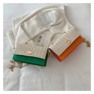 Détails des sacs bandoulière tissés d'été avec poignées anneau doré et bandoulières chaîne