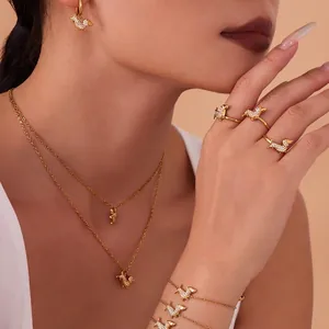 Set di Gioielli Cane Bassotto in Acciaio Inossidabile Collana con Intarsio di Zirconi Orecchini Bracciale Anello Oro Argento