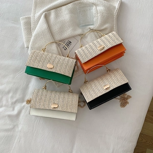 Sac bandoulière d'été tissé avec poignée métallique et chaîne dorée en quatre couleurs