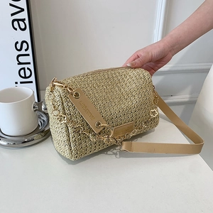 Sac à Épaule Tissé en Paille Décontracté pour Femmes Chaîne en Métal Fleurie Sac à Bandoulière Style Pastoral Vacances d'Été