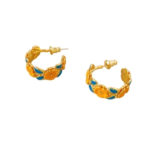Enamel camellia flower C-shaped hoop earrings with gold plating and floral details