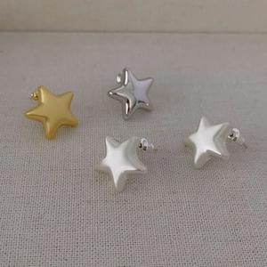 Orecchini A Lobo A Stella Con Perno In Argento Sterling 925 Ottone Placcato Oro 18K Spazzolato Minimalista Chic Per Donna