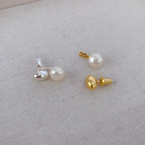 Boucles d'oreilles perles en argent 925 avec accents amovibles en grains d'or polis