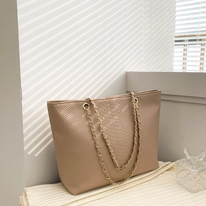 Women's Fashion Snake Skin Pattern PU Leather Tote Bag Large Capacity Shoulder Bag With Metal Chain Strap Casual Handbag