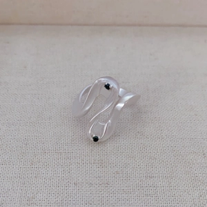French retro silver wave ring with black onyx inlay for women, minimalist open design