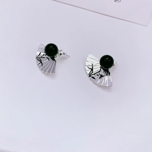 Elegant Chinese fan earrings with black bead and bamboo pattern on silver metal