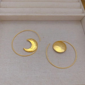 Vintage asymmetric sun and moon gold-plated earrings with unique hammered texture design