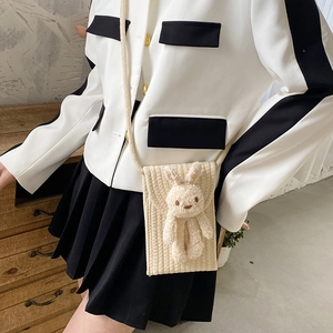 Sac à bandoulière en coton tissé main blanc crème avec décoration de lapin en peluche