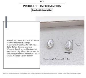 Detail of oval rose relief earrings with S925 silver pins and 1.95x1.3cm dimensions