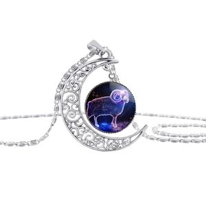 Ram sterrenbeeld maanketting met zilveren halve maan hanger en blauwe glazen cabochon