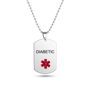 Detail der Edelstahl-Erkennungshalle mit rotem medizinischem Logo und Diabetic-Text