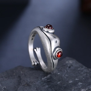 Retro Frog Ring Alloy Sterling Silver With Red Synthetic Garnet Eyes Adjustable Open Band Creative Animal Jewelry Gift