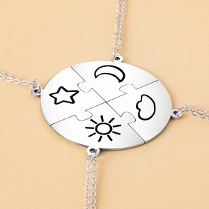 Vierteiliges Puzzle-Halsketten-Set in Silber mit Sonne Mond Stern und Wolken Gravur