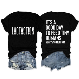 Détail du t-shirt en coton avec slogan It's a good day to feed tiny humans