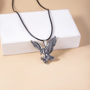 Collier pendentif aigle argenté vintage avec cordon en cuir noir pour homme hip-hop