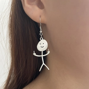 Bijoux Amusants Bonhomme Allumette Majeur Visage Souriant Boucles d'Oreilles et Collier Acier Inoxydable Hip Hop Style Rebelle