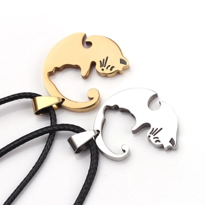Minimalistische Katzen-Puzzle-Halsketten aus Gold und Silber poliertem Edelstahl