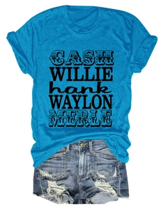 Mise à plat d'un t-shirt de musique bleu vintage avec imprimé et short en jean