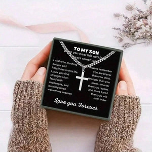 Collier croix en acier inoxydable argenté pour homme dans un coffret cadeau noir