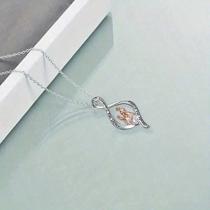 Collier infini bicolore avec motif mère et fille et pendentif gravé élégant