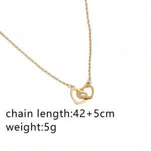 Élégant collier à double cœur entrelacé doré avec chaîne fine de type O pour femme