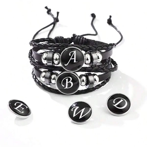 Bracelet multicouche en cuir tressé noir pour hommes avec pendentifs alphabétiques