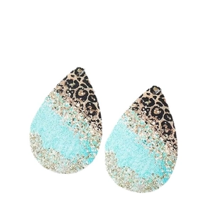 Boucles d'oreilles pendantes en cuir avec imprimé léopard et paillettes turquoise