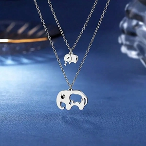 Juego de collares con colgantes de elefante madre e hijo en acero inoxidable pulido