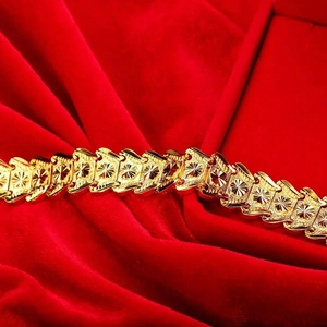 Men's hip-hop gold plated zinc alloy bracelet featuring vintage star pattern engravings