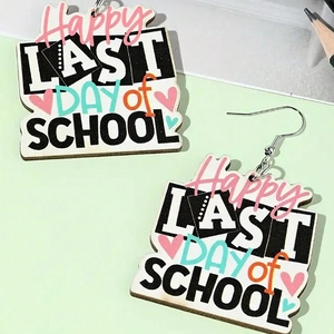 Τετράγωνα σκουλαρίκια Happy Last Day of School με ροζ σχέδια καρδιάς για δασκάλους