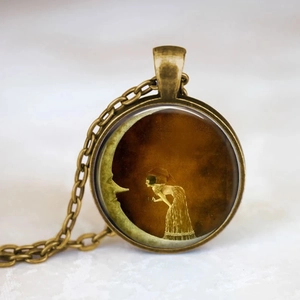 Collier vintage en bronze avec pendentif cabochon en verre déesse lune et chaîne maille