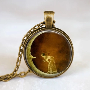 Collier Pendentif en Verre Fille Lune Mystérieux Vintage Alliage de Bronze Antique Argent Cabochon Bijoux pour Femme Cadeau